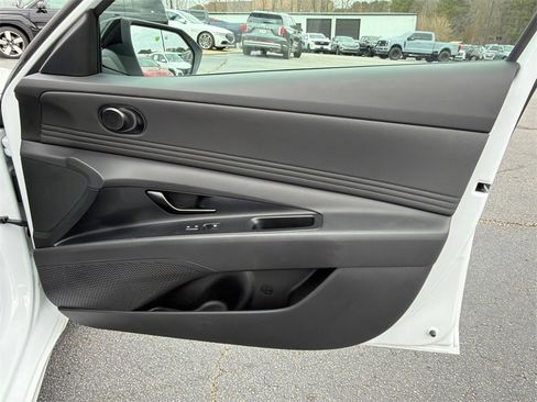 Certified 2025 Hyundai Elantra Sport image 14