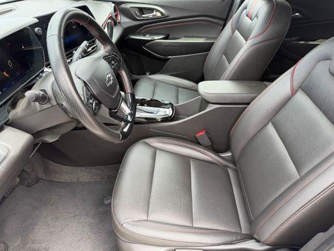 Used 2025 Chevrolet Trax RS w/ Sunroof Package FWD image 15