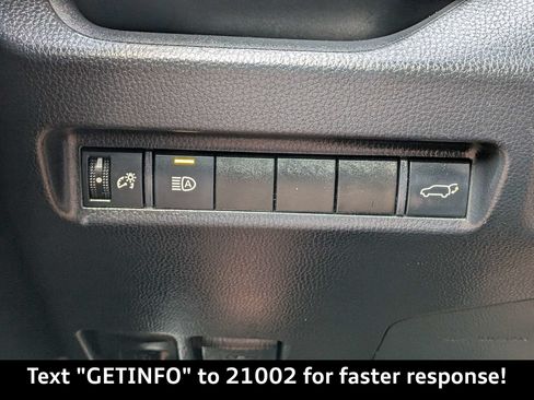 Used 2020 Toyota RAV4 XLE Premium FWD image 30