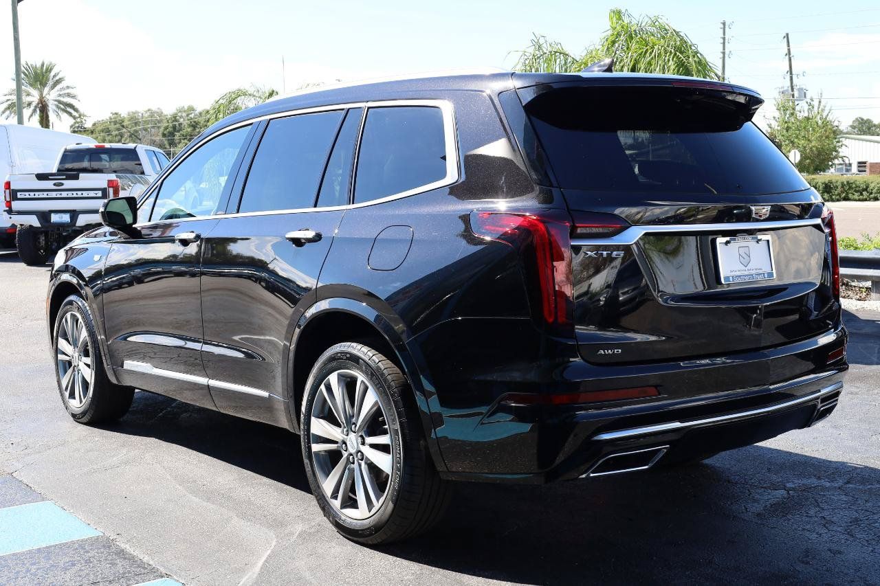Used 2020 Cadillac XT6 Premium Luxury AWD/4WD image 4