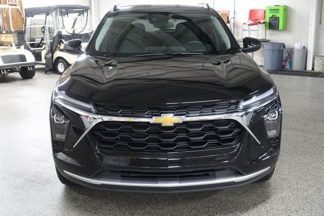 Used 2025 Chevrolet Trax LT w/ Driver Confidence Package FWD image 2