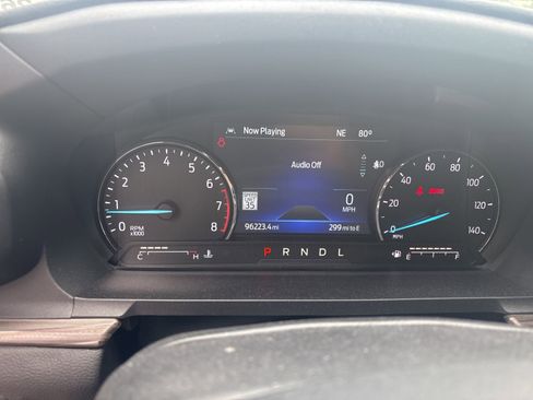 Used 2022 Ford Explorer Limited w/ Equipment Group 301A image 6