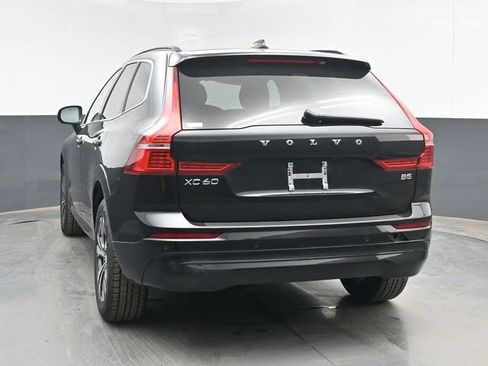 Used 2023 Volvo XC60 B5 Core FWD image 12