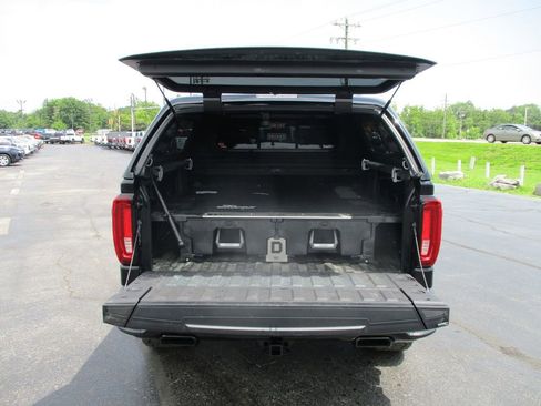 Used 2024 GMC Sierra 1500 AT4 w/ AT4 Premium Package AWD/4WD image 7