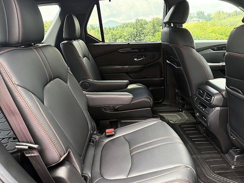Used 2025 Honda Pilot TrailSport image 20
