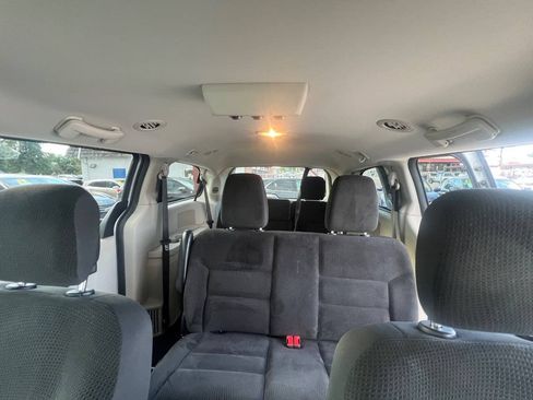 Used 2018 Dodge Grand Caravan SE w/ UConnect Hands-Free Group FWD image 15