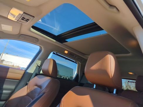 Used 2023 Nissan Pathfinder Platinum image 19