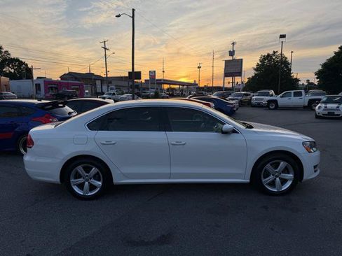 Used 2014 Volkswagen Passat 1.8T SE FWD image 4
