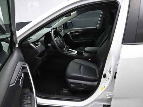Certified 2024 Toyota RAV4 XLE Premium image 9