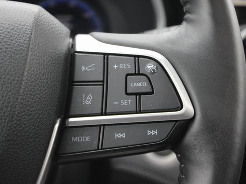 Used 2024 Toyota Highlander Limited image 16