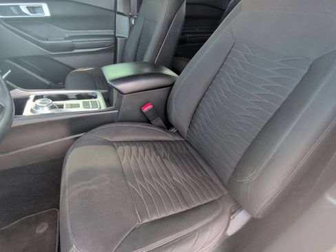 Used 2020 Ford Explorer XLT RWD image 23