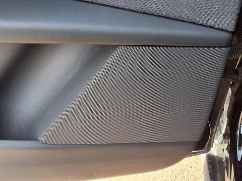 Used 2022 Tesla Model X Plaid image 18