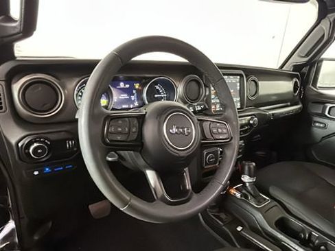 Used 2023 Jeep Wrangler Unlimited w/ 8.4" Radio Group AWD/4WD image 11