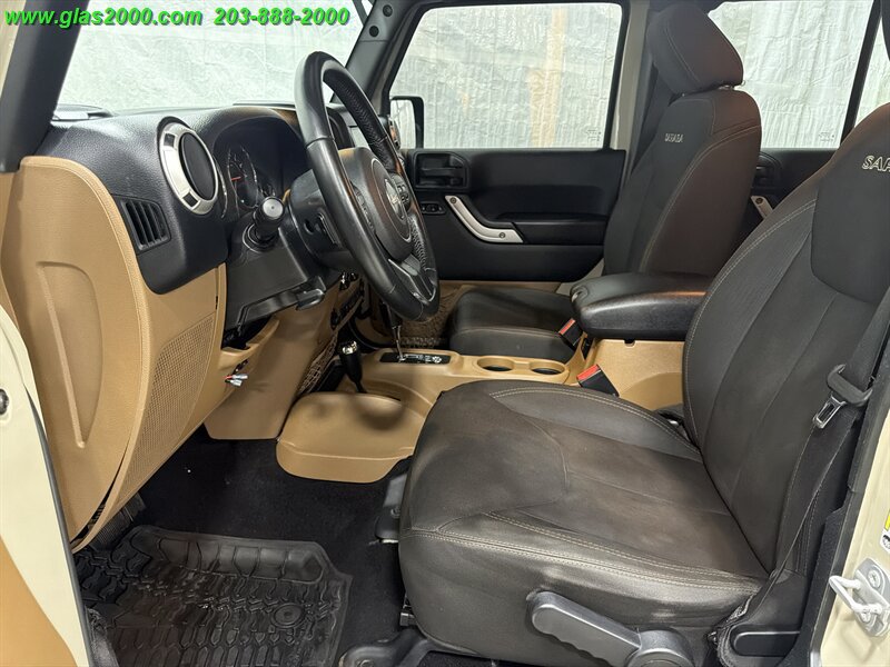Used 2017 Jeep Wrangler Unlimited Sahara AWD/4WD image 23