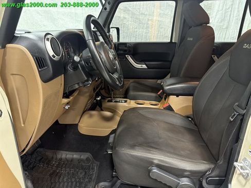 Used 2017 Jeep Wrangler Unlimited Sahara image 23