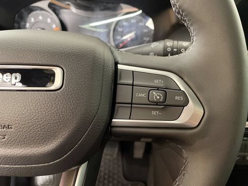 New 2026 Jeep Compass Latitude w/ Sun and Sound Group AWD/4WD image 22
