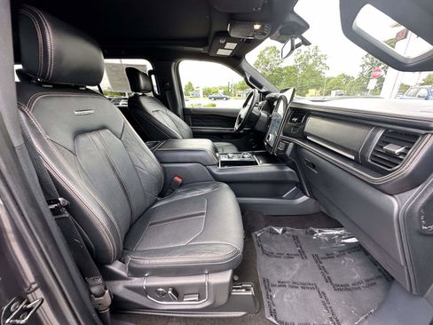 Used 2023 Ford Expedition Platinum AWD/4WD image 21