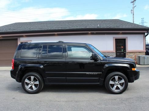 Used 2017 Jeep Patriot High Altitude AWD/4WD image 3