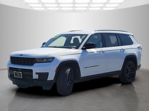 Used 2023 Jeep Grand Cherokee L Laredo image 8