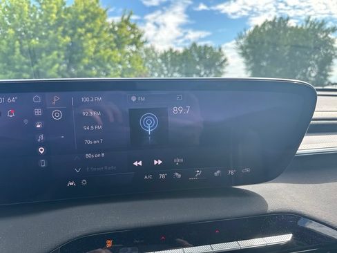 Used 2026 Buick Enclave Preferred AWD/4WD image 17