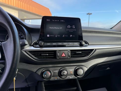 Used 2024 Kia Forte LXS image 39