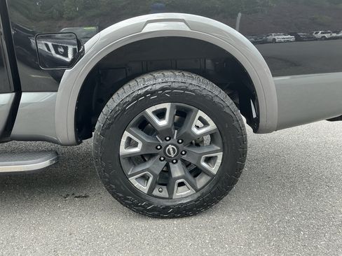 Used 2023 Nissan Titan Platinum Reserve w/ Moonroof Package AWD/4WD image 9