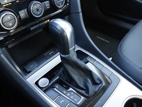 Used 2020 Volkswagen Passat 2.0T SEL image 31