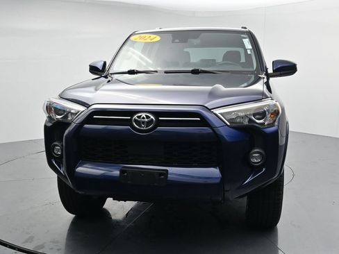 Used 2024 Toyota 4Runner SR5 AWD/4WD image 3