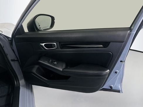Used 2022 Honda Civic Touring image 32