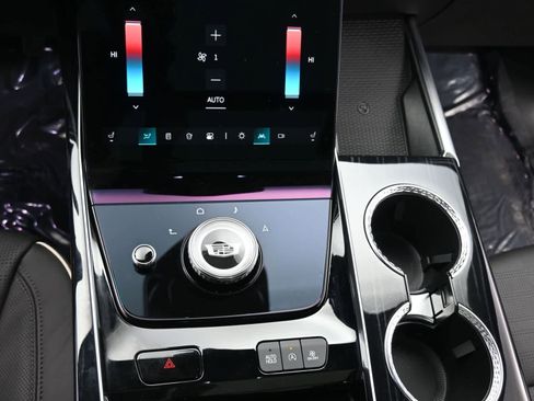 Used 2025 Cadillac Escalade Sport w/ Touring Package image 21