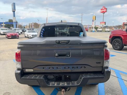 Used 2021 Toyota Tacoma TRD Off-Road image 5