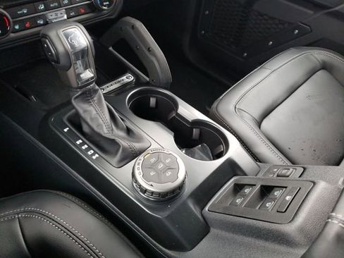 New 2025 Ford Bronco Outer Banks w/ Sasquatch Package image 25