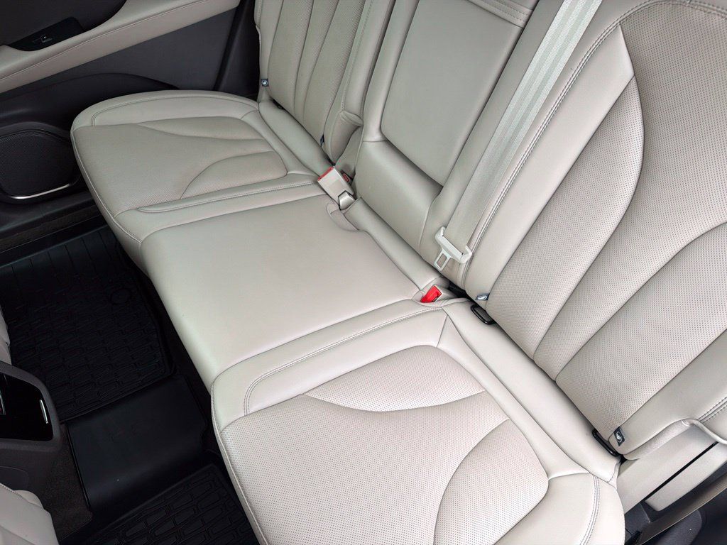 Used 2023 Lincoln Nautilus Reserve AWD/4WD image 13