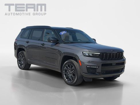 Used 2025 Jeep Grand Cherokee L Summit AWD/4WD image 1