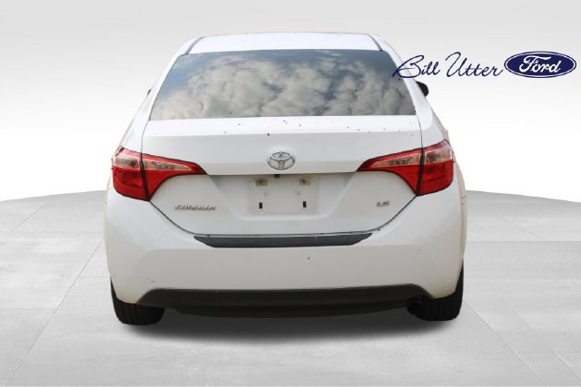 Used 2018 Toyota Corolla LE w/ Carpet Mat Package (TMS) FWD image 6