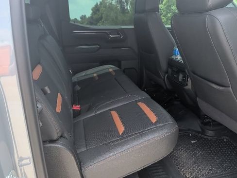 Used 2025 GMC Sierra 1500 AT4 w/ AT4 Premium Package AWD/4WD image 13
