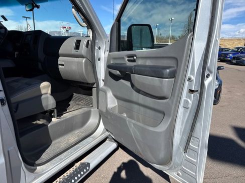 Used 2013 Nissan NV 3500 SL w/ Technology Pkg image 15