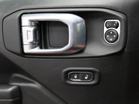 Used 2022 Jeep Wrangler Unlimited Sport AWD/4WD image 17