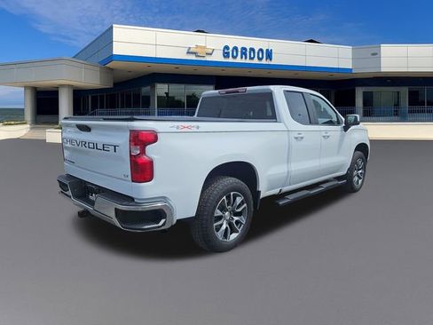 Used 2024 Chevrolet Silverado 1500 LT AWD/4WD image 6