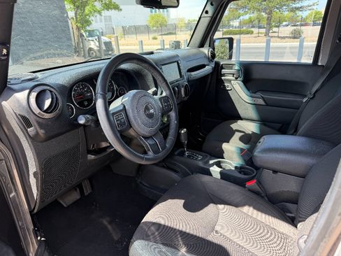 Used 2017 Jeep Wrangler Unlimited Sport w/ Quick Order Package 24S AWD/4WD image 13