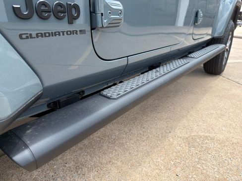 New 2026 Jeep Gladiator Sport AWD/4WD image 11
