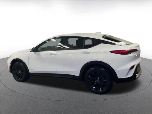 Used 2025 Buick Envista Sport Touring image 16