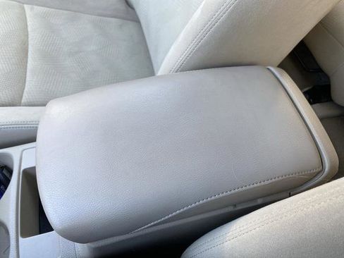 Used 2014 Nissan Rogue SV image 12