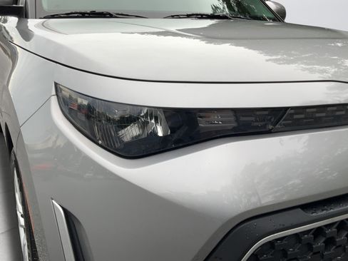 Used 2023 Kia Soul LX FWD image 27