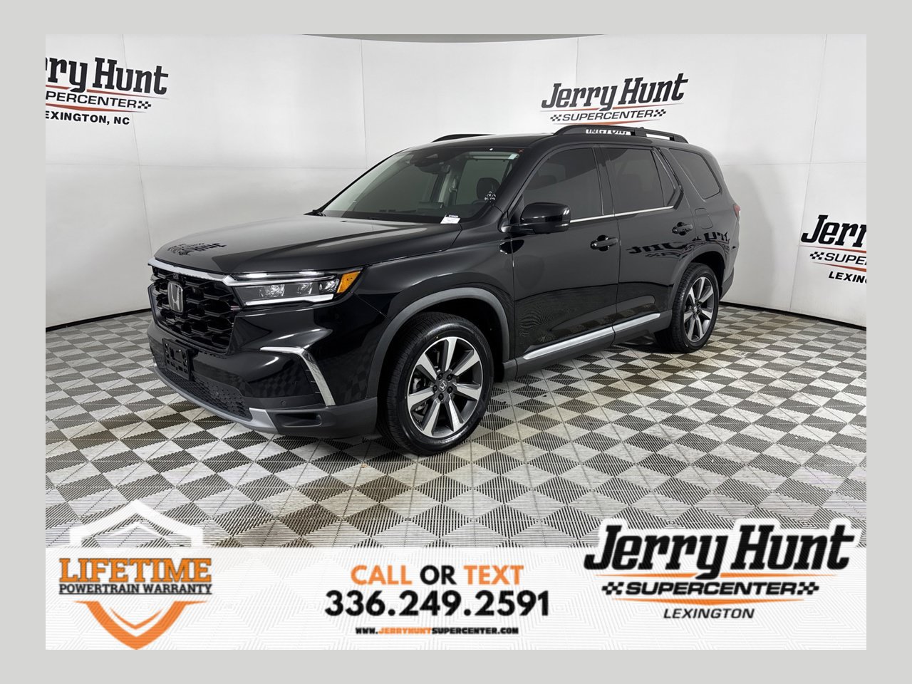 Used 2025 Honda Pilot Elite image 1