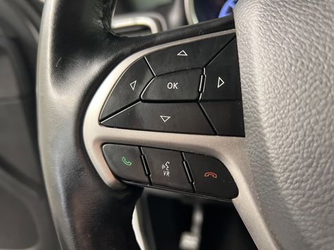 Used 2020 Jeep Grand Cherokee Altitude image 18