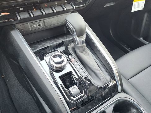 New 2026 GMC Canyon Elevation w/ Convenience Package image 31