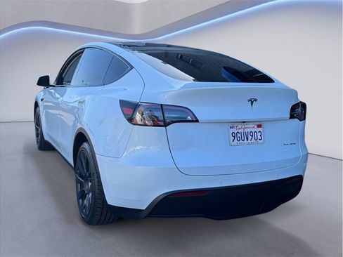 Used 2020 Tesla Model Y Long Range image 4