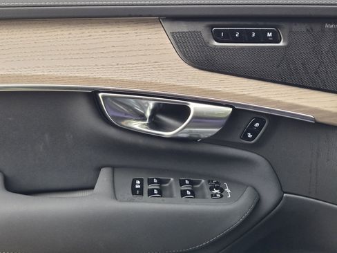 New 2026 Volvo XC90 B6 Plus w/ Protection Package Premier image 24