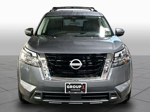 Used 2025 Nissan Pathfinder SV AWD/4WD image 4